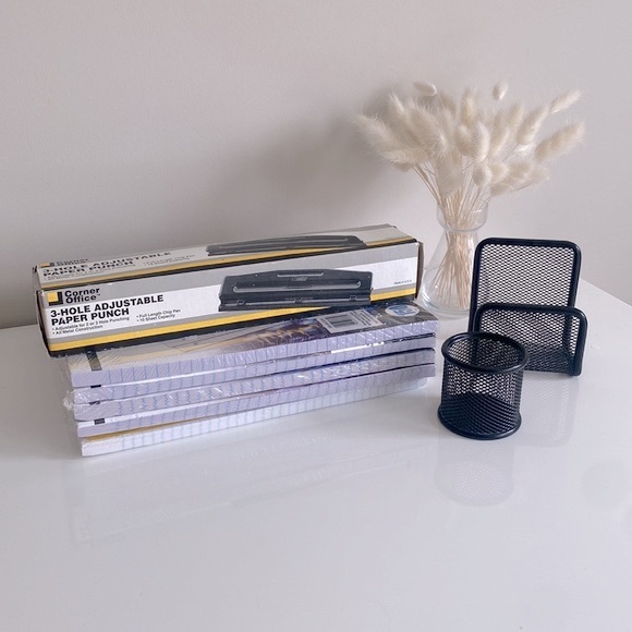 Office supplies: 3 hole punch, 750 sheets lined paper &  2 desktop organizers - Picture 8 of 8